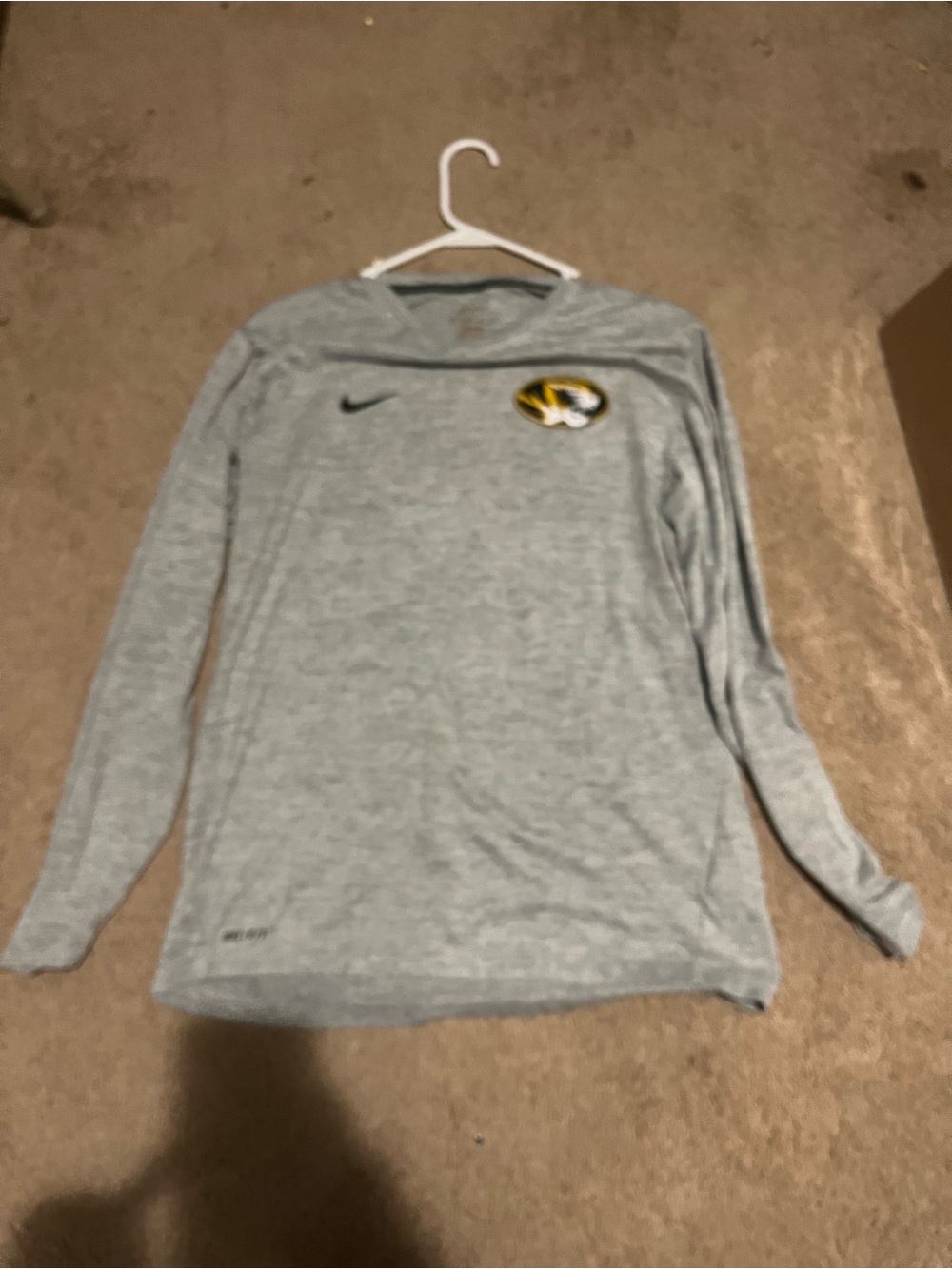 Nike Men’s Heather Gray Long-Sleeve Dri-FIT Shirt with Yellow/Black Team Patch